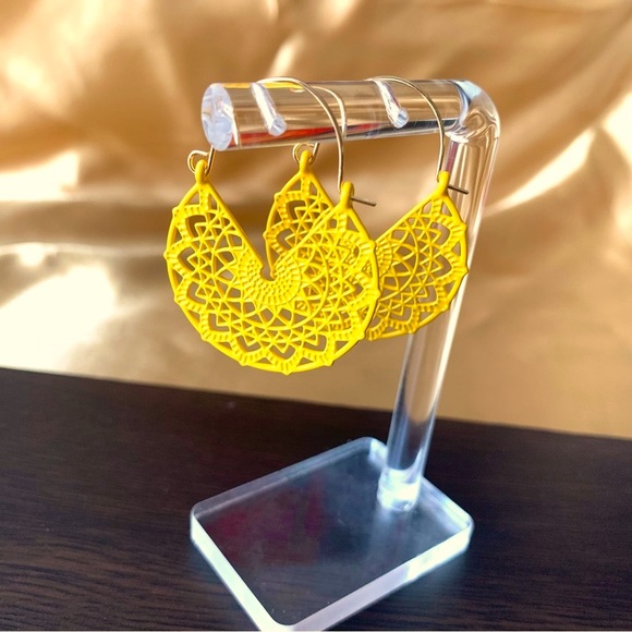 ๐2/$30๐(Yellow) Boho hollow out earrings - Picture 4 of 7
